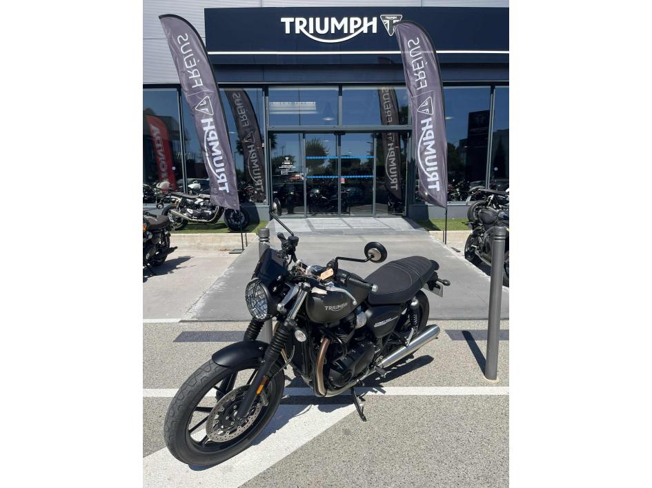 TRIUMPH STREET TWIN  900
