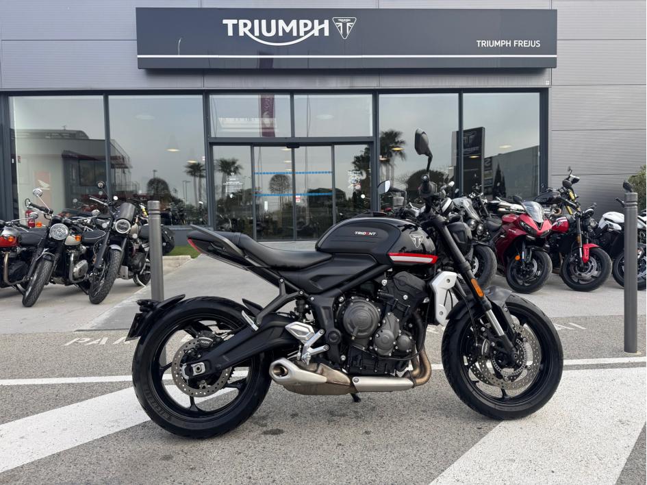 TRIUMPH TRIDENT 660