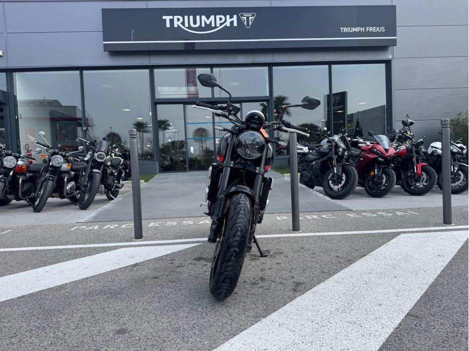 TRIUMPH TRIDENT 660
